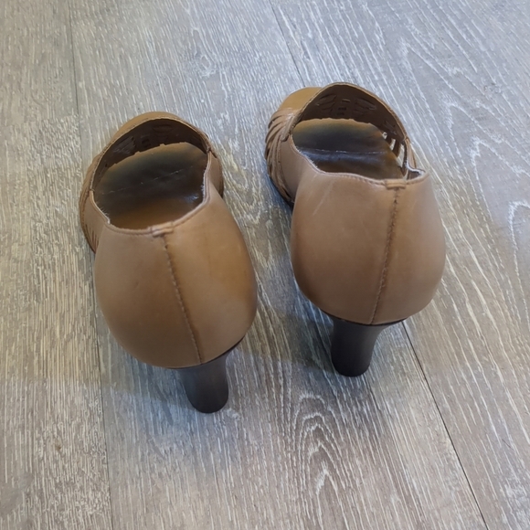 Clearout Final Naturalizer Sandals Women's 6M Tan Heeled Woven Open Toe Leather - Picture 3 of 8